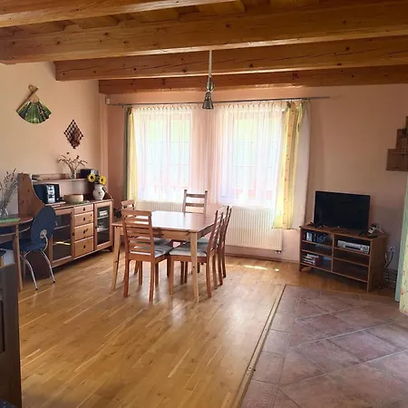 Prazdninovy Dum Nad Klasterem